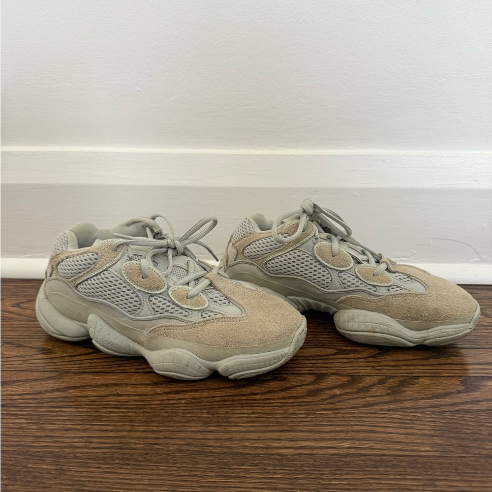 Yeezy Sneakers - Picture 2 of 5